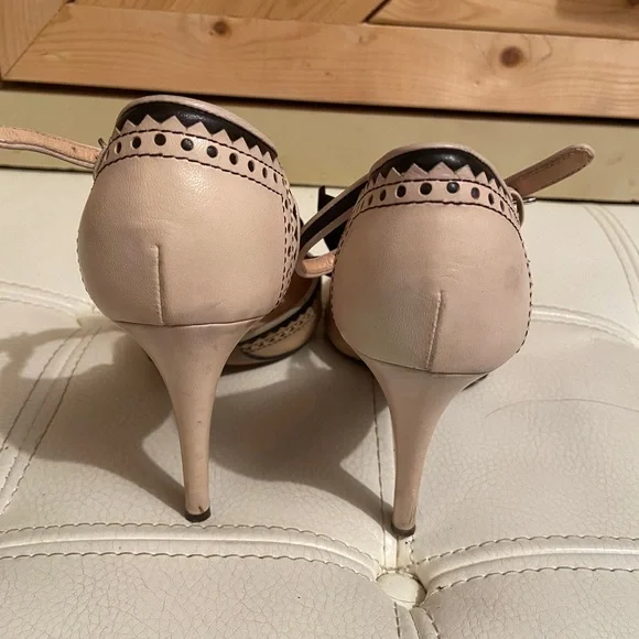 Moschino Peep Toe Bow Pump - Picture 2 of 7